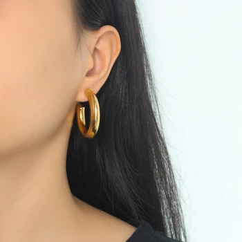 Vintažiniai nerūdijančio plieno lankų auskarai Moteriški paauksuoti lenkto cilindro formos ausų priedai