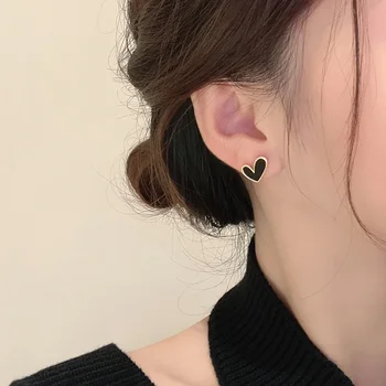 Korėjos mada Unikali širdis Nerūdijančio plieno auskarai Moteriški 2023 Naujas mažas išskirtinis juodas emalis Draugė Auskarai Papuošalai